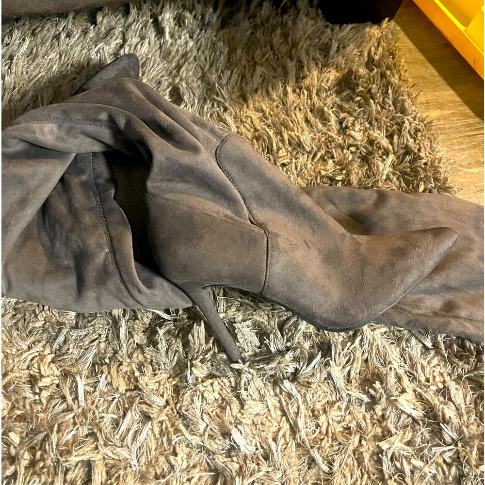 Suede boots